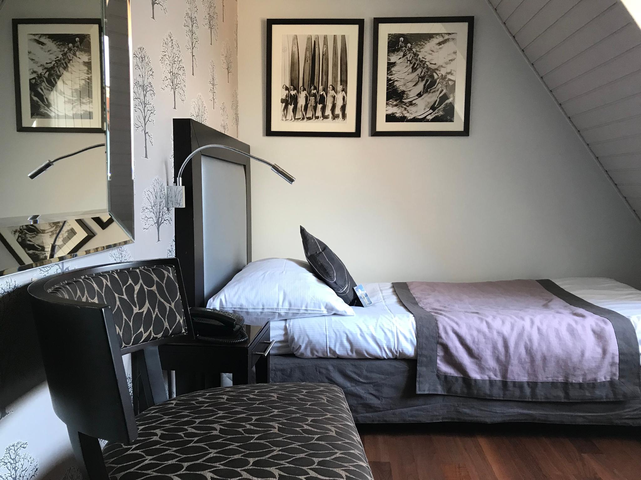 Room, Double Bed, Town View