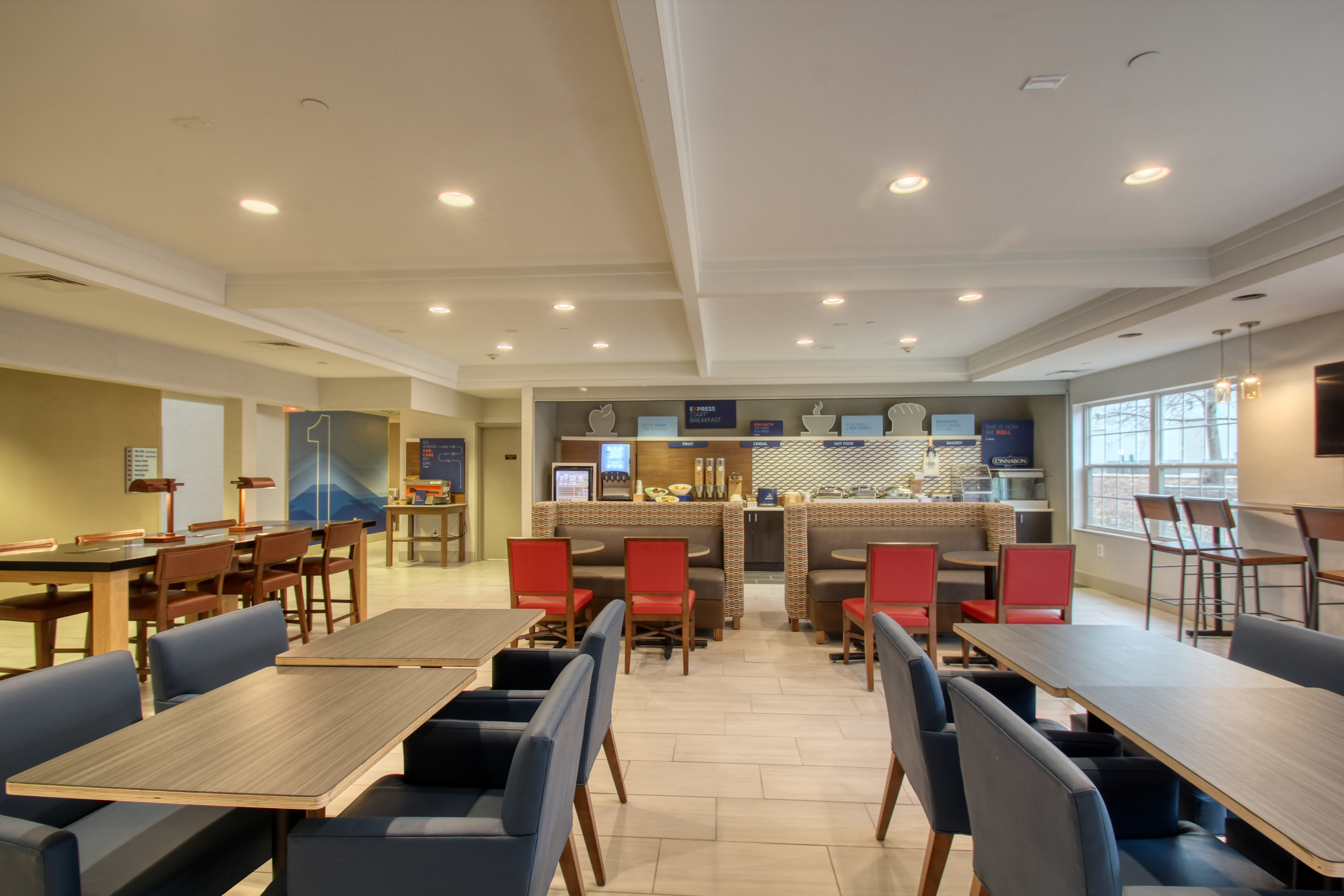 Holiday Inn Express Hotel And Suites Oshkosh Sr 41 17/19