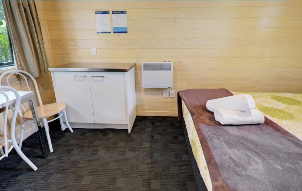 Tasman Holiday Parks - Christchurch 34/36