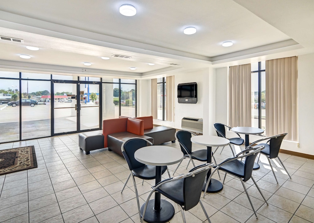 Motel6 Lindale, TX 25/34