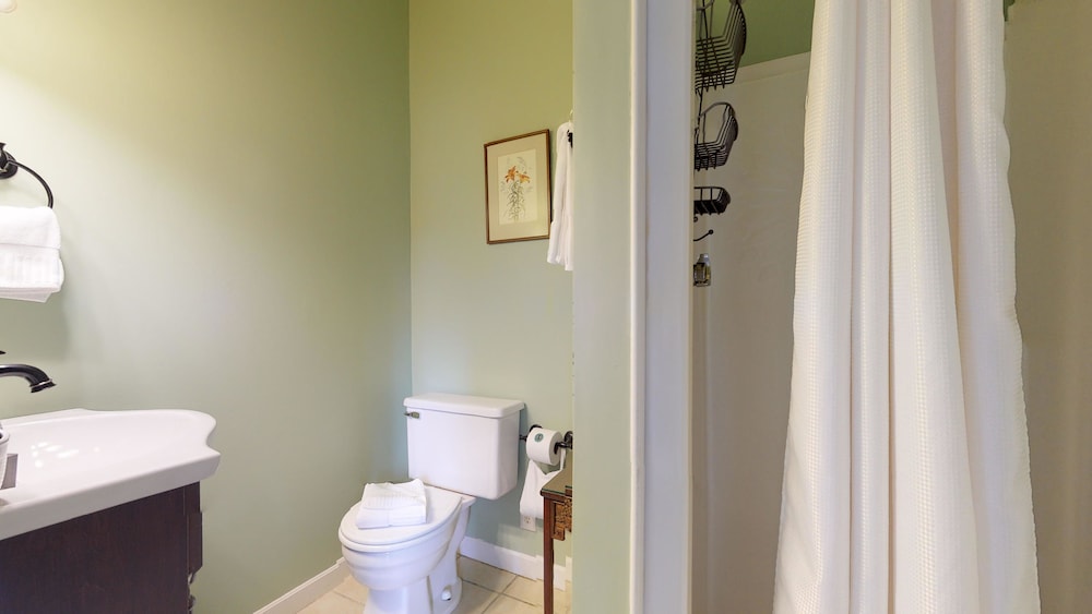 Holbrook House Bed and Breakfast- Bar Harbor ME 40/50