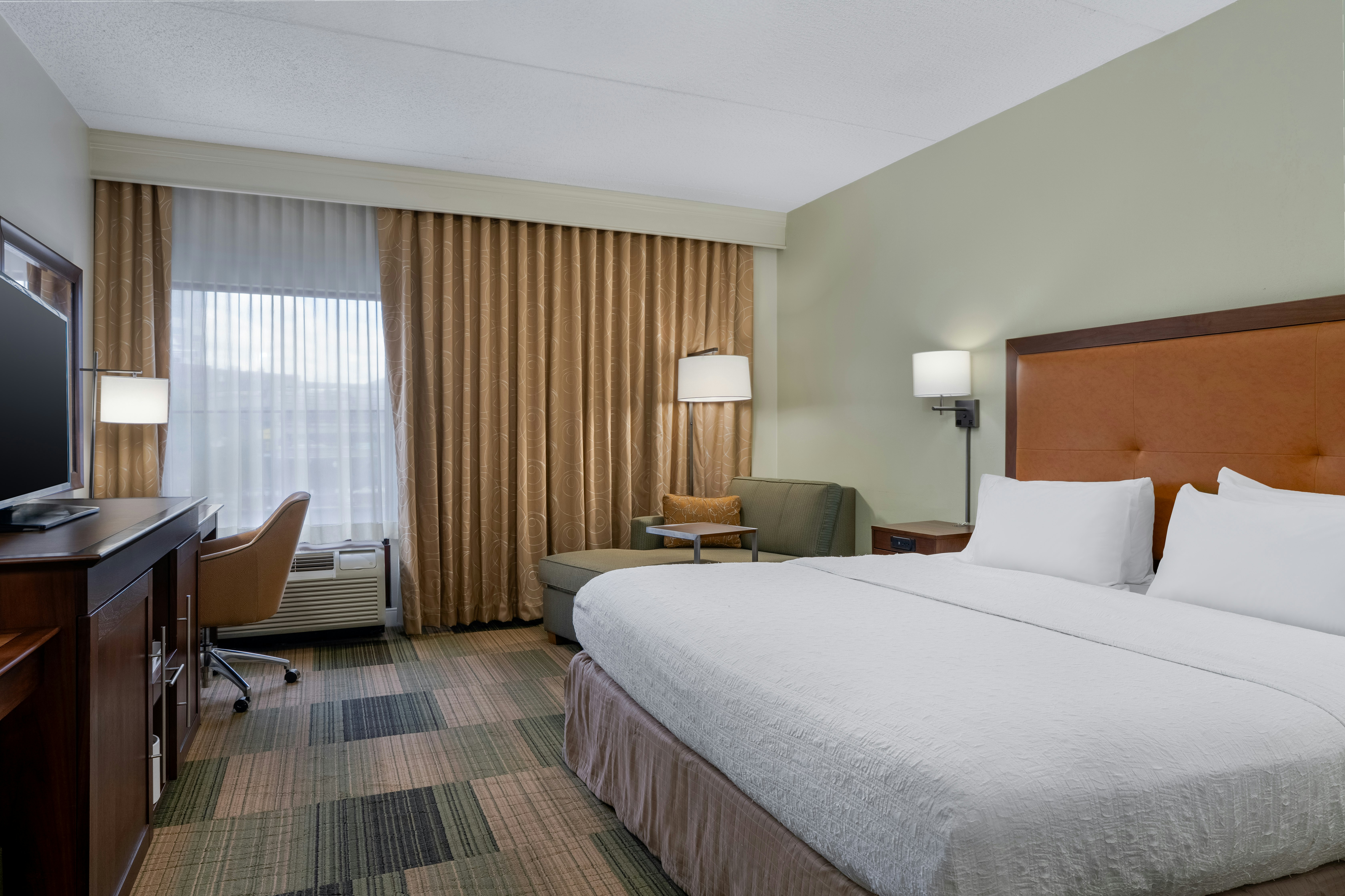 ROOM, KING BED, ACCESSIBLE