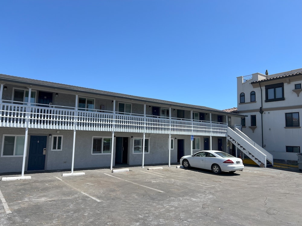 Sea Garden Motel 58/63