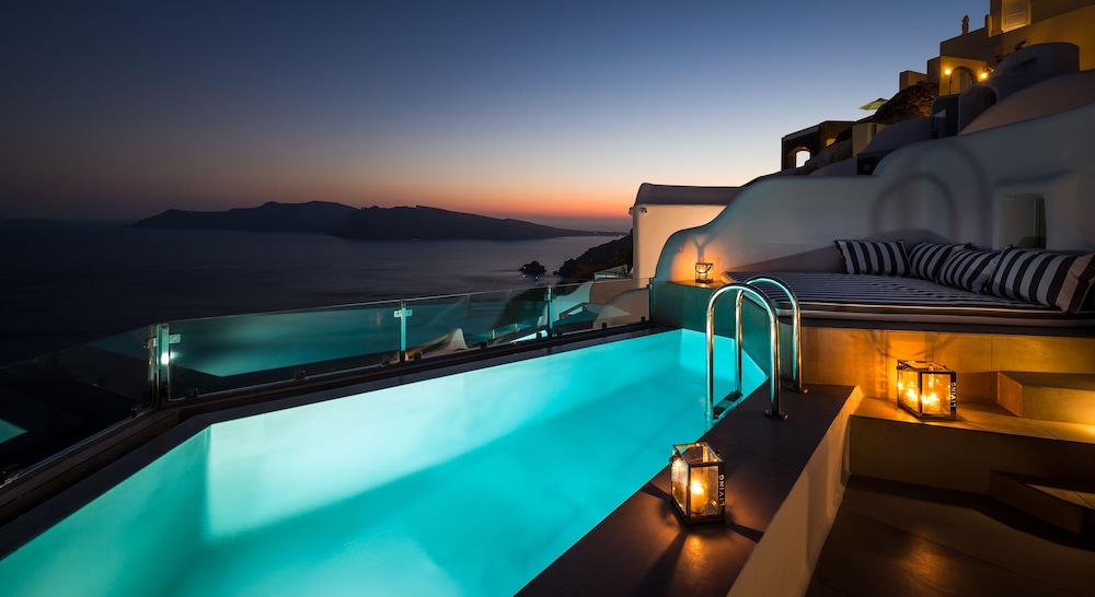 Elite Luxury Suites 27/50