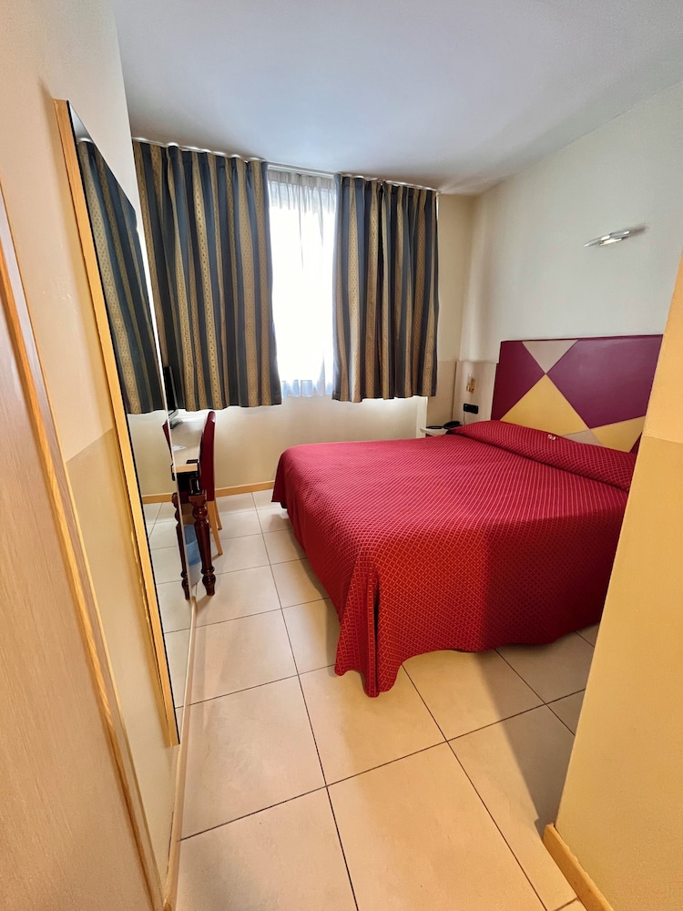 Standard, Double or Twin Bed, Hotel Lovere Resort And Spa 3/10