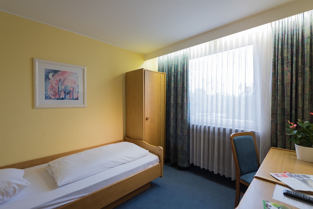 STANDARD, SINGLE, SINGLE BED