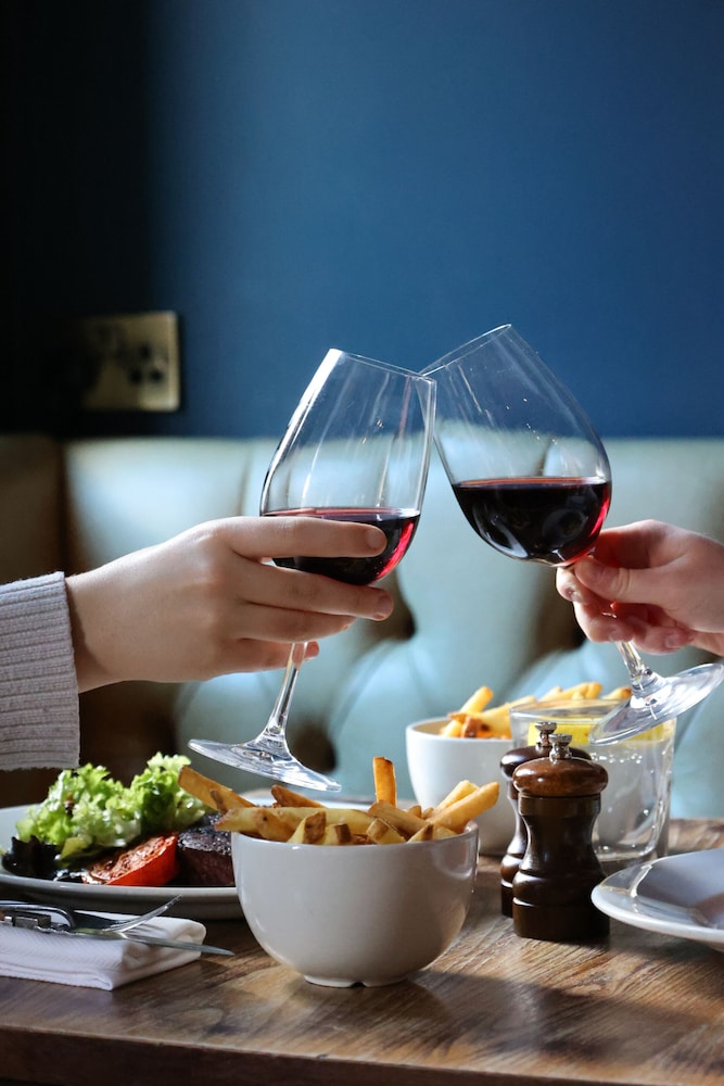 The Porterhouse Grill & Rooms 32/50