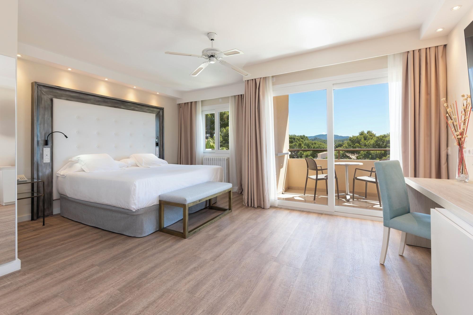 Silver, Double Bed, Balcony
