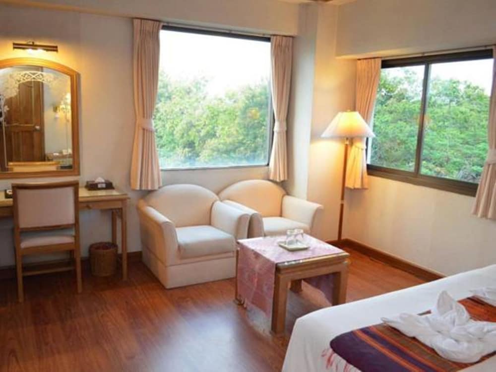 Bossotel Chiang Mai 18/50