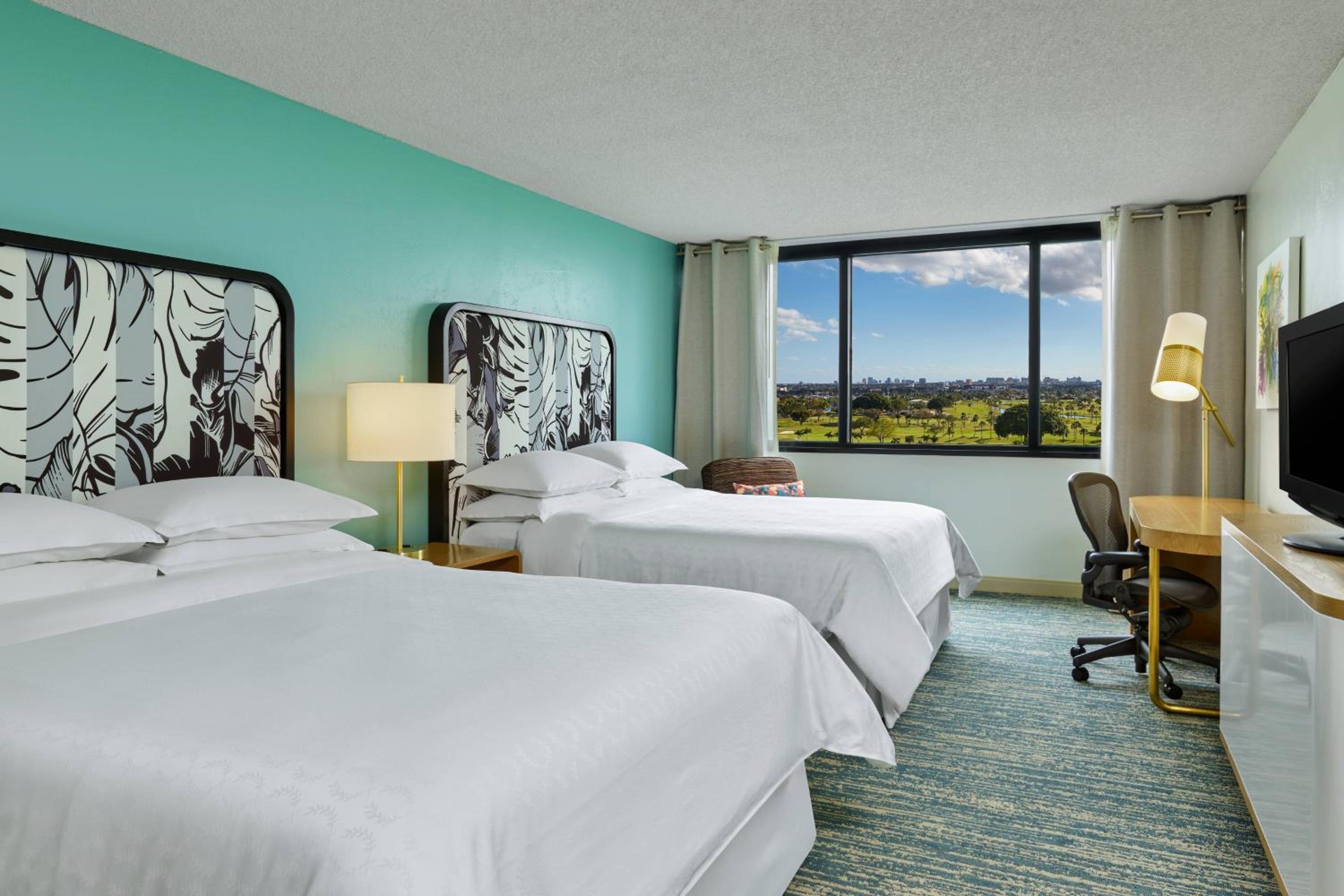 Guest Room, 2 Queen Beds, Club Floor, Top Floor