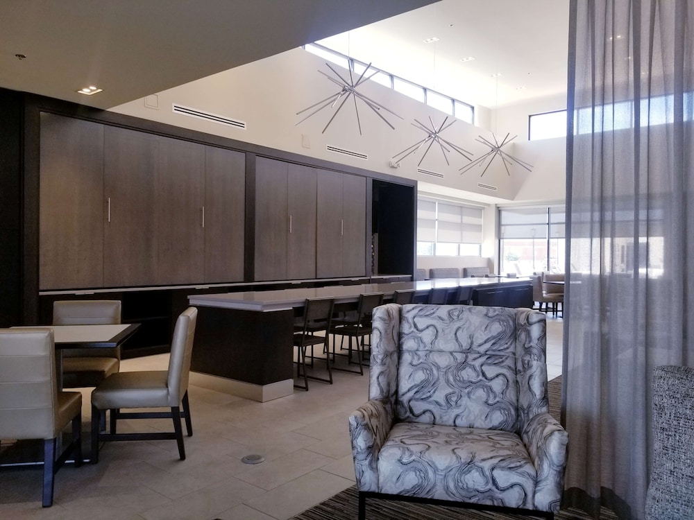 Best Western Plus Executive Residency Rigby's Water World Hotel 25/44