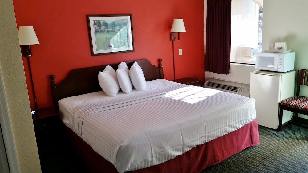 Country Hearth Inn And Suites Augusta 2/18