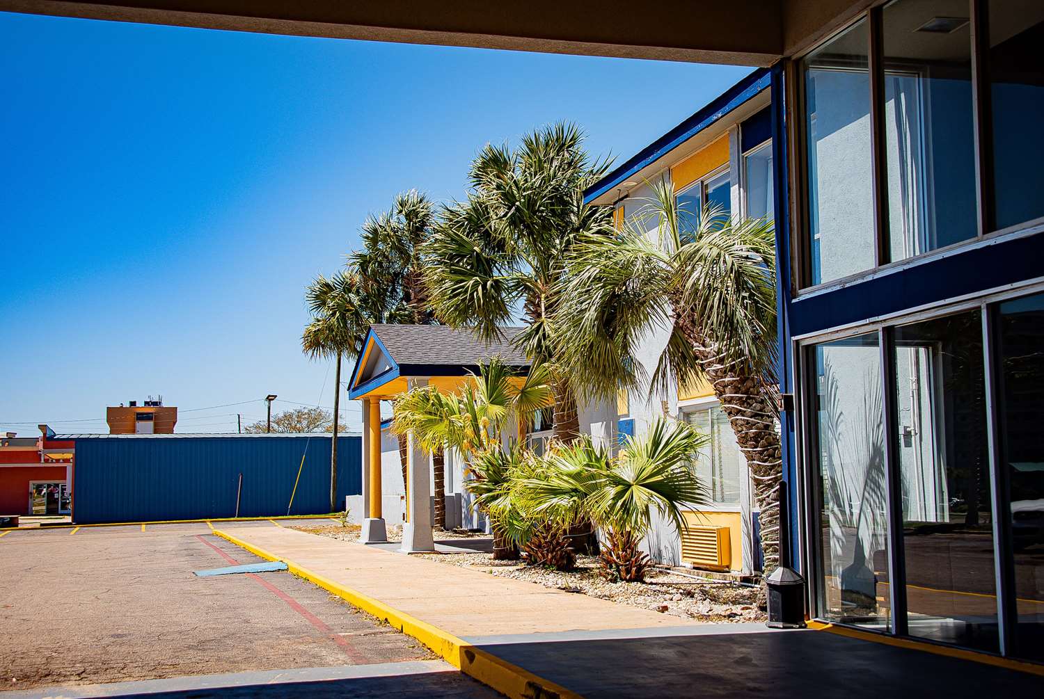Super 8 by Wyndham Biloxi 25/43