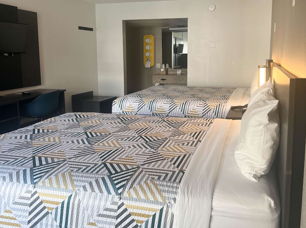 Motel6 Glendale, AZ 23/48