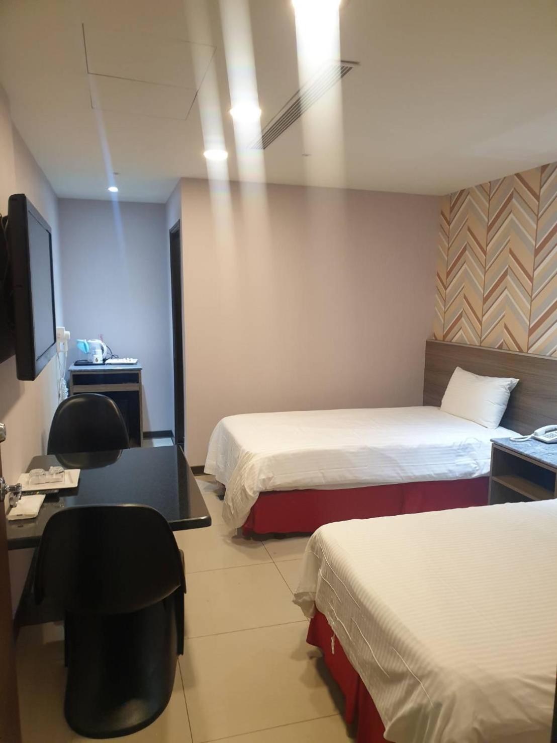 Economy, Twin Beds, No Window، Chuanfu Hotel 5/6