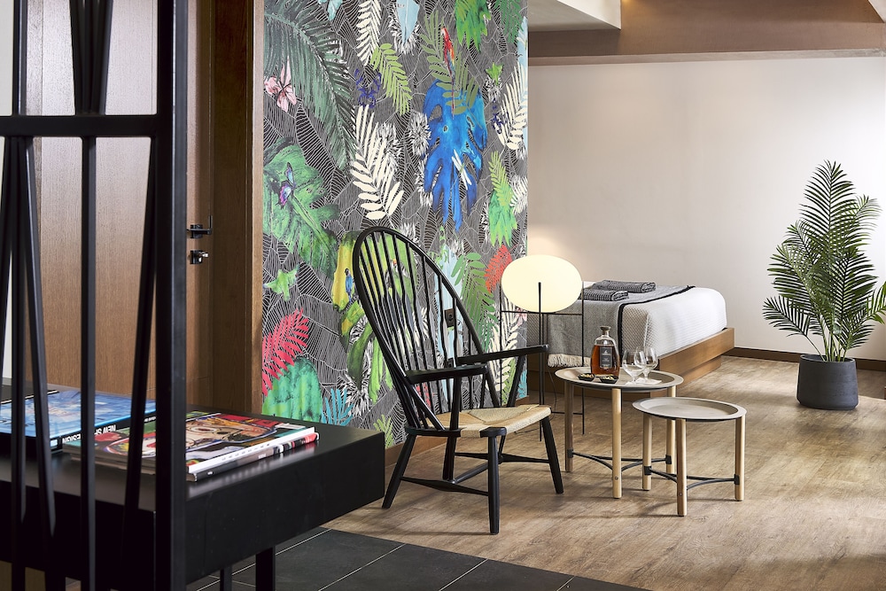Dyo Suites 33/50