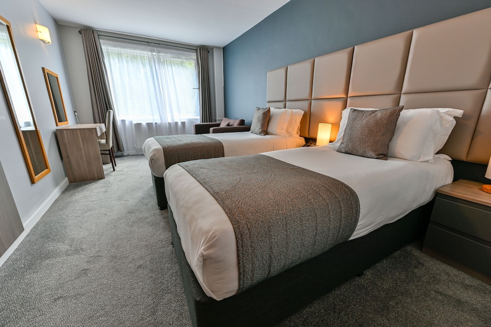 ROOM, TWIN BEDS