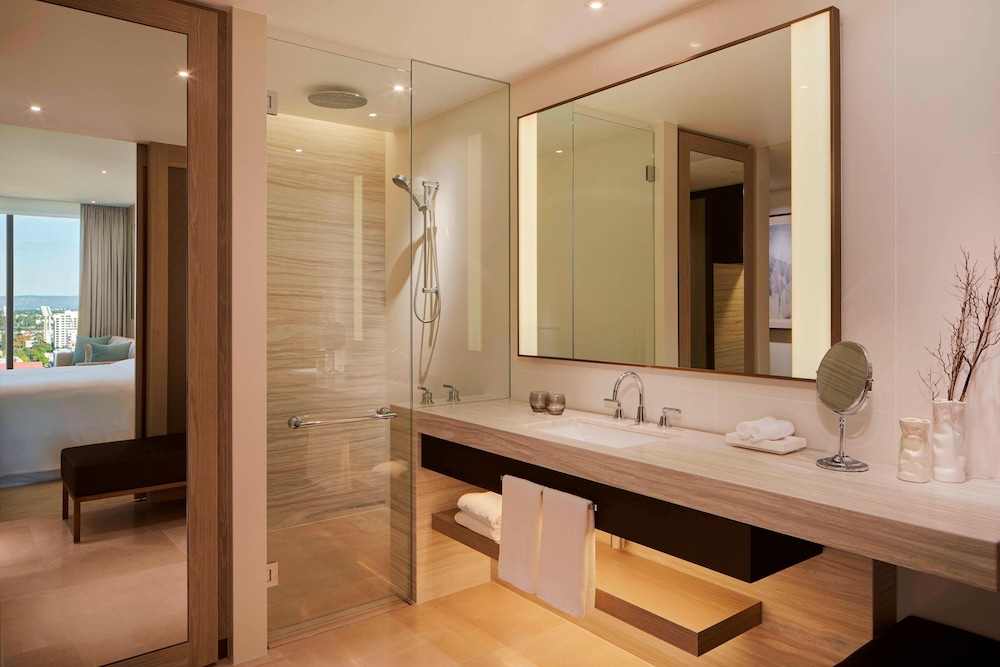 The Westin Perth 18/45