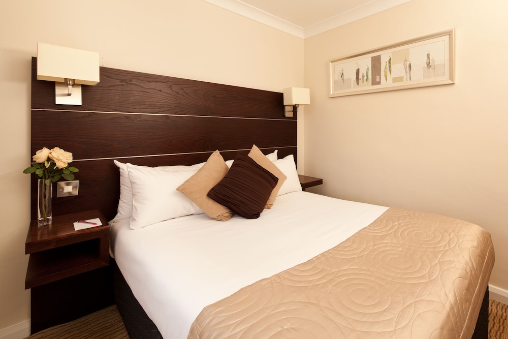 Mercure Bradford Bankfield Hotel 8/50