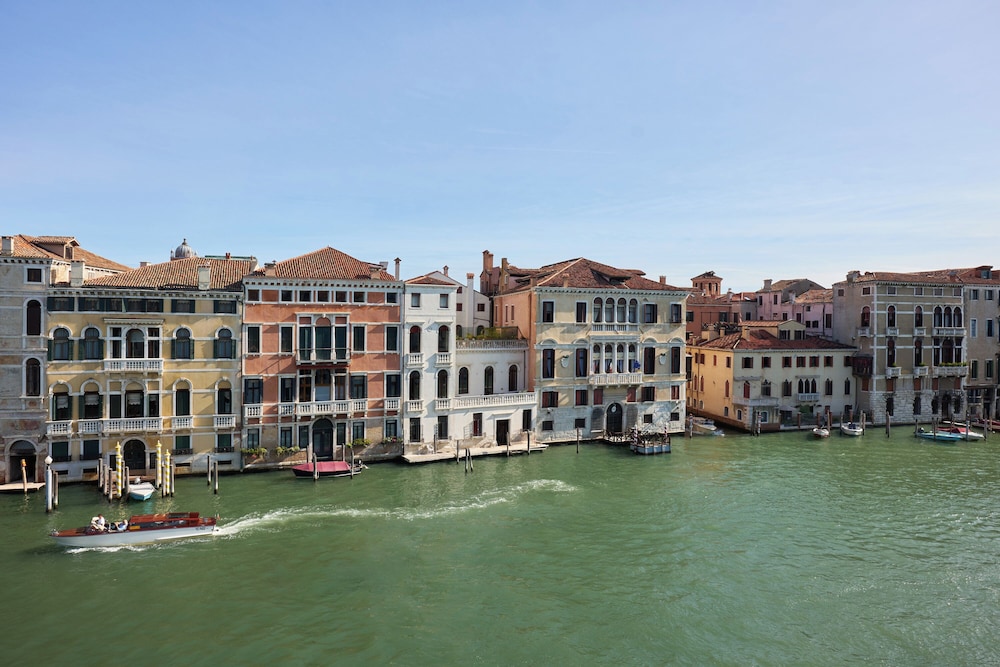 PALAZZO GIOVANELLI - GRAN CANAL 64/75