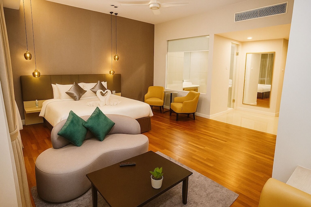 PREMIER, STUDIO, SUITE