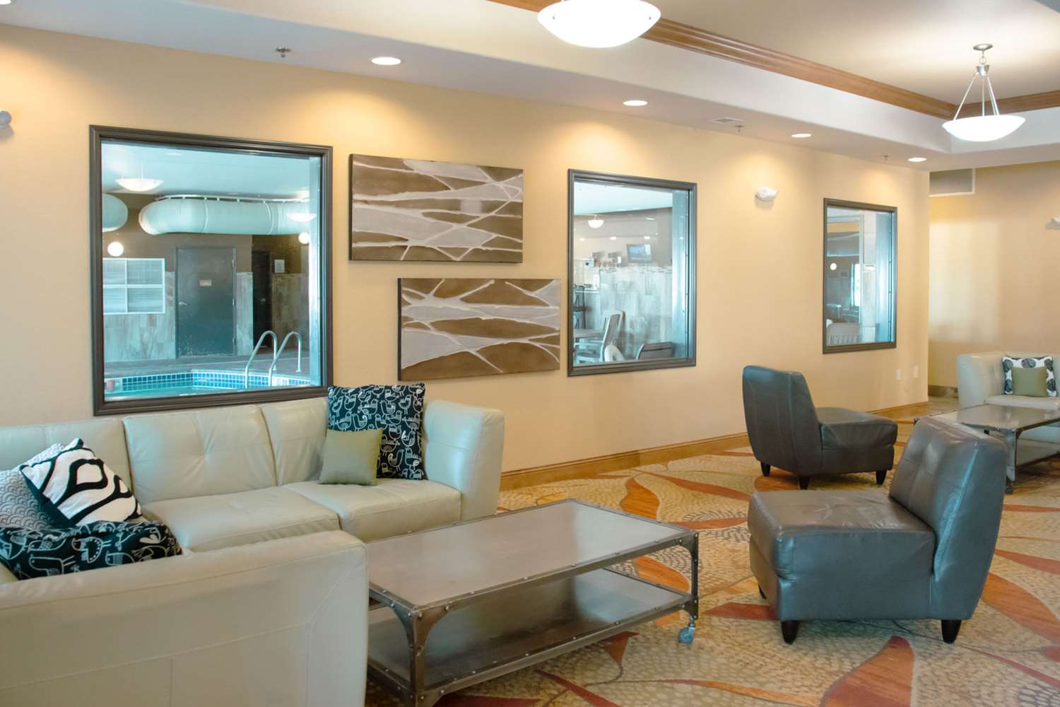 Comfort Inn & Suites Grand Forks near Alerus Center 21/27