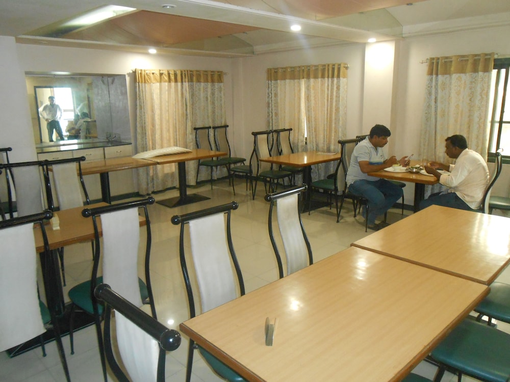 Hotel Pooja International 22/38