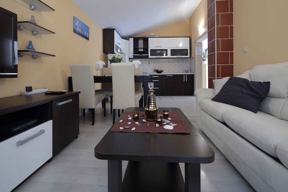 APARTMENTS GORAN 22/47