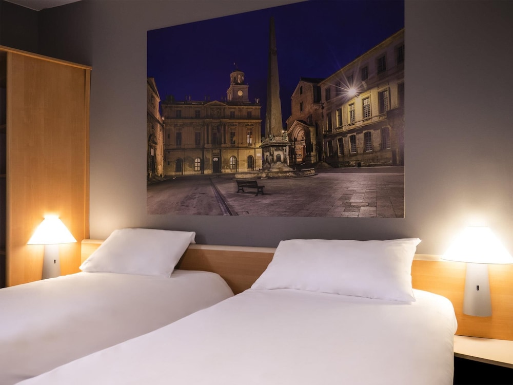 Ibis Arles 23/65