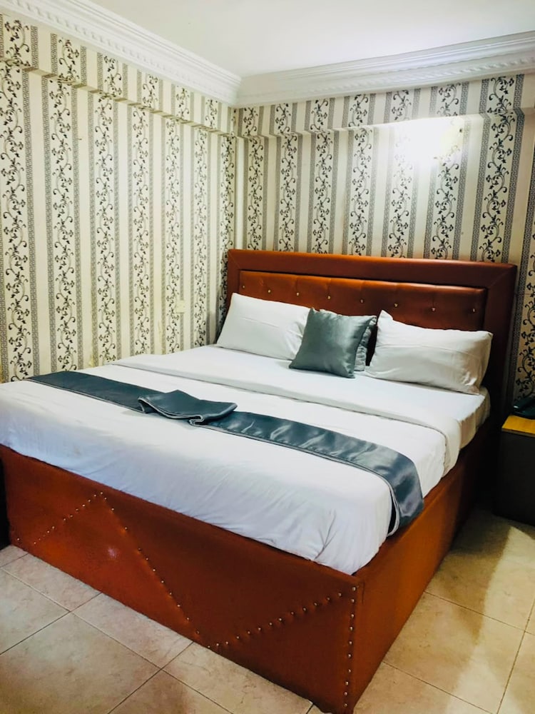 Duban International Hotels 12/49