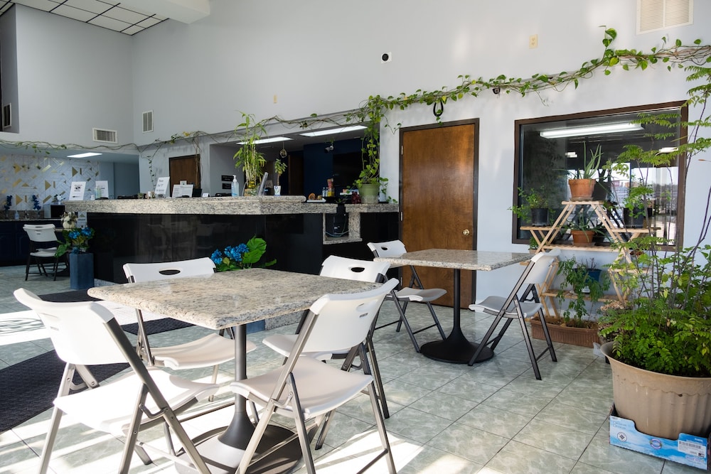 Envi Boutique Hotel 60/74