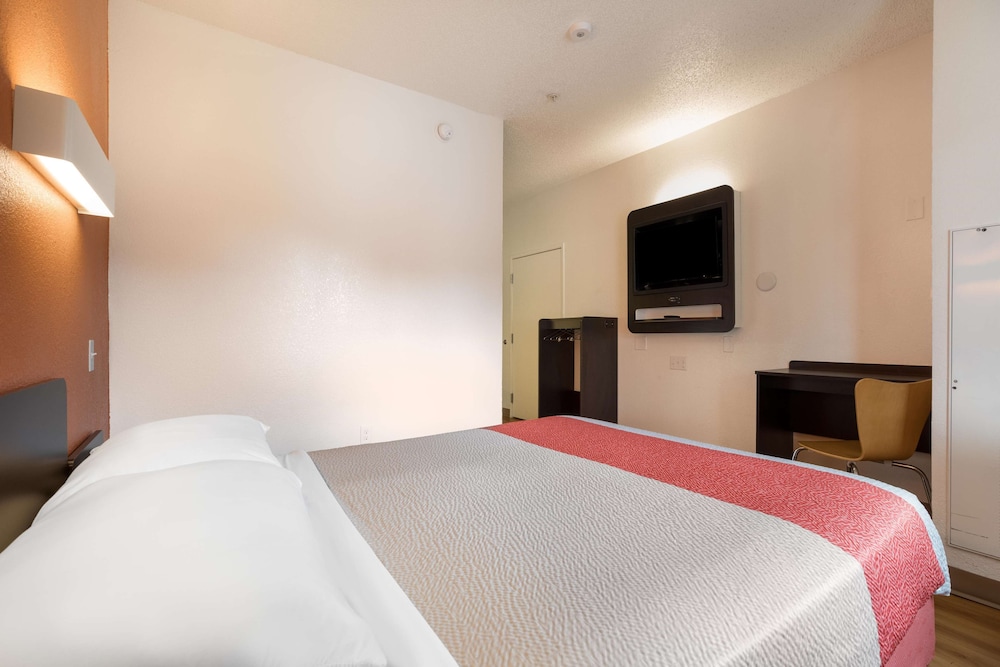 Motel6 Orlando, FL - International Dr 12/39