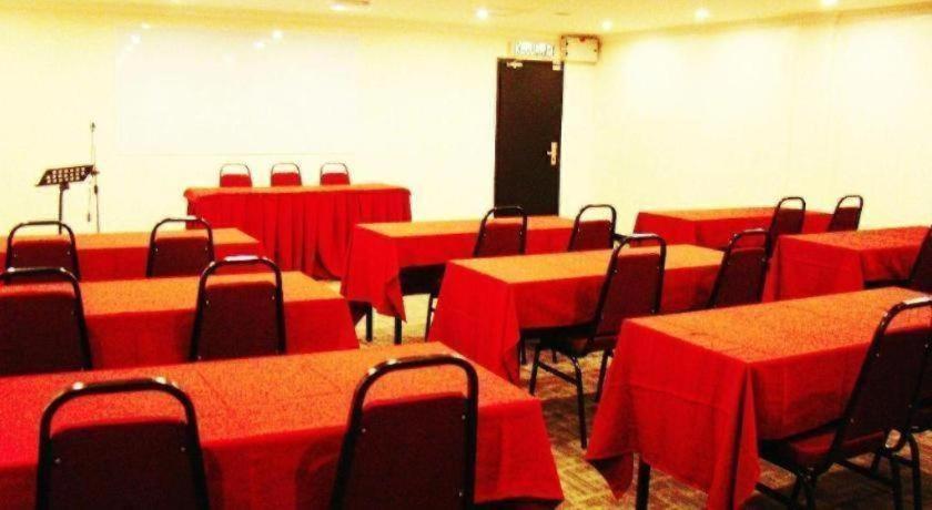 Adel Hotel 21/31