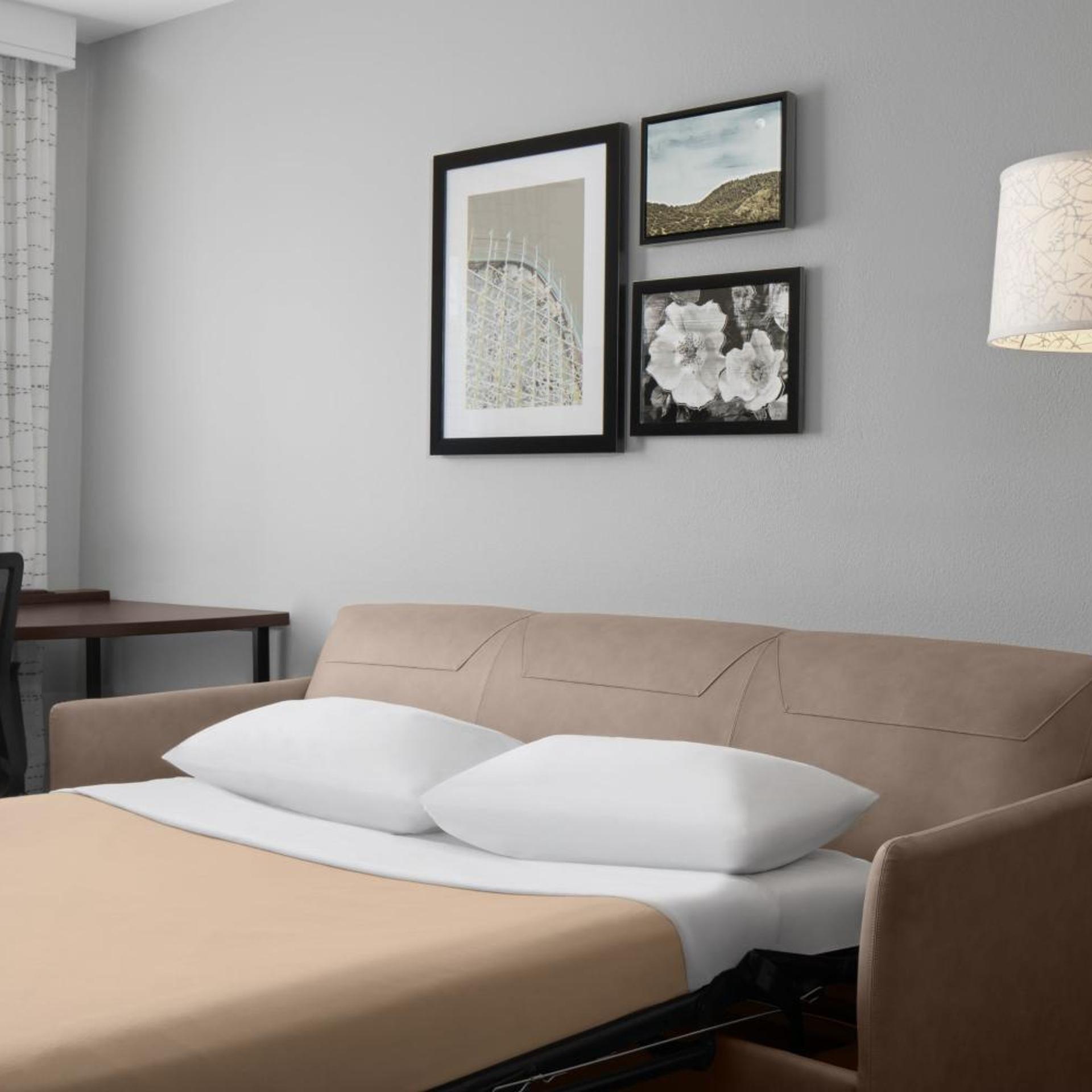 Studio, Suite, 2 Queen Beds, Sofa