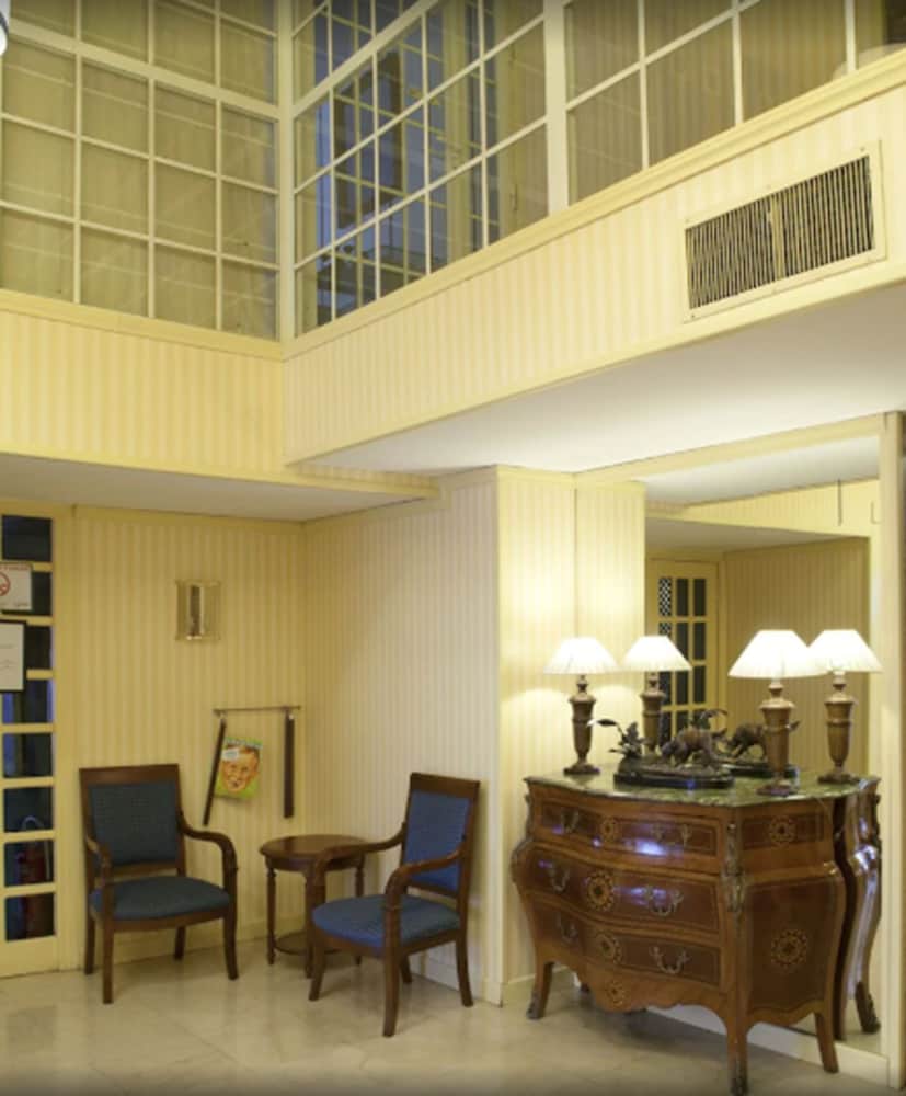 HRC Hotel 20/26
