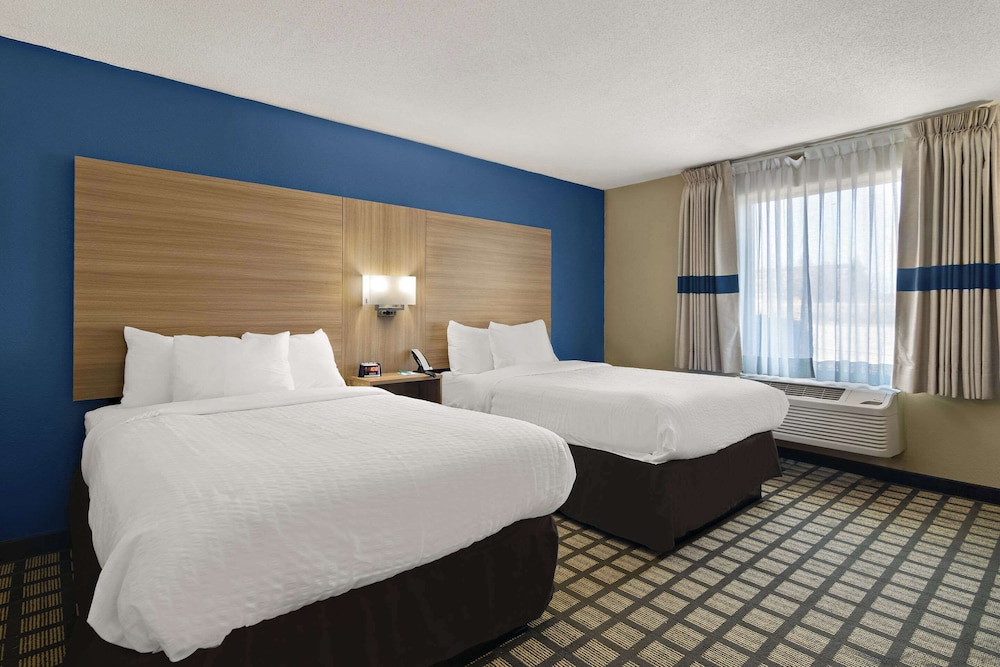 Standard, 2 Double Beds