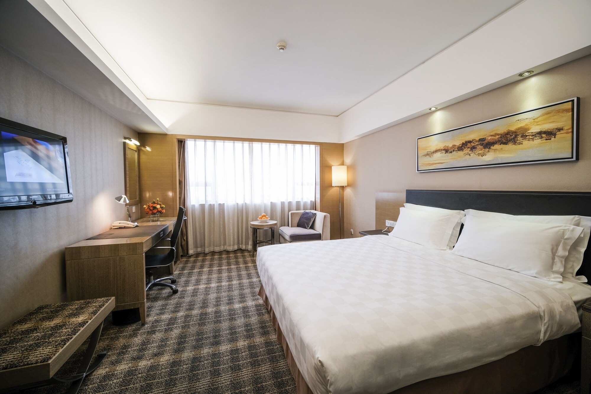 SUPERIOR KING ROOM