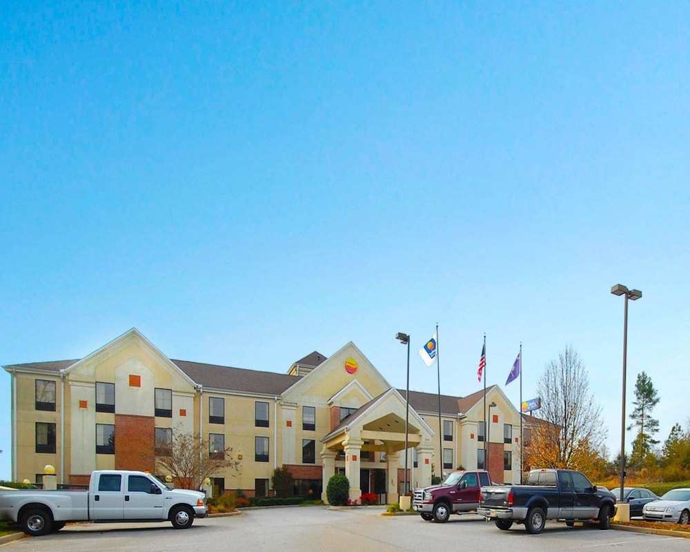 Comfort Inn and Suites at I-85 4/49