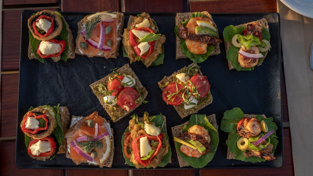 4reasons Hotel And Bistro 30/76