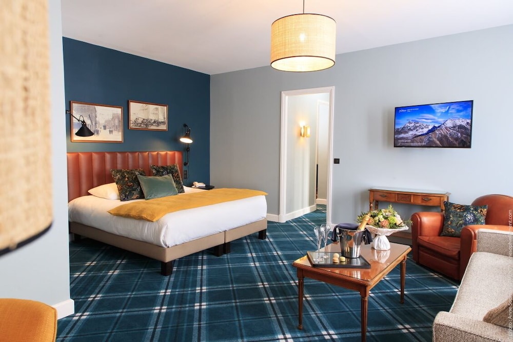Manoir Hotel 12/50