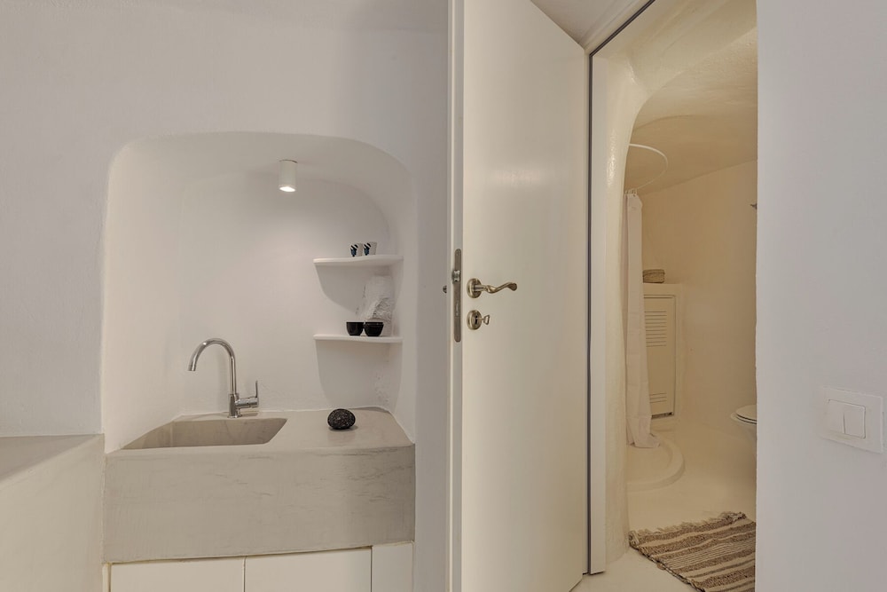 Villa Ariadni 8/50