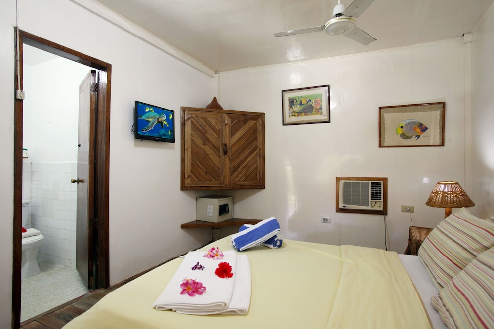 El Galleon Beach Resort Asia Divers 33/68