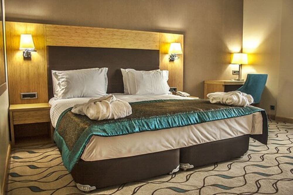 Margi Hotel 12/45