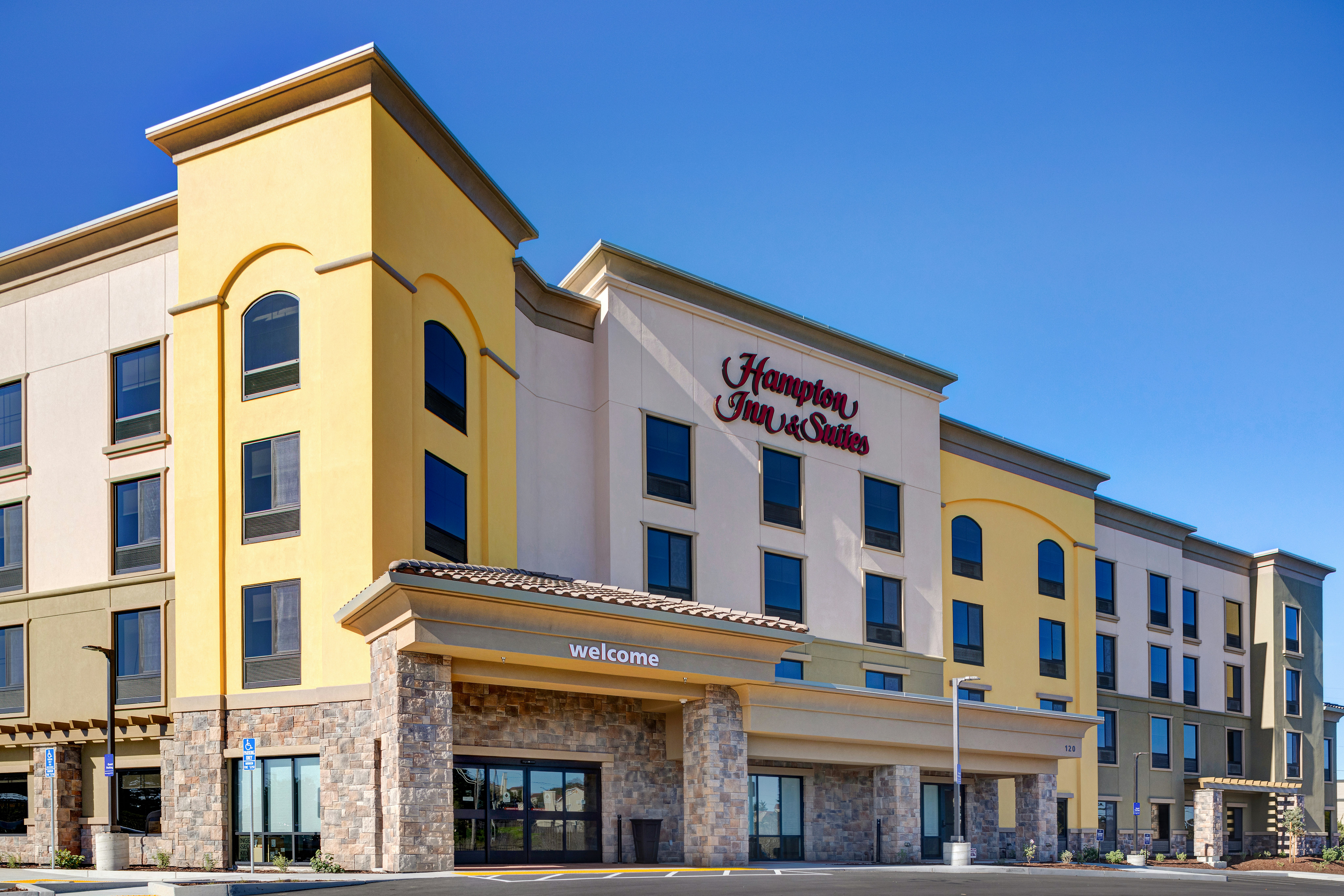 Hampton Inn & Suites Marina 5/39