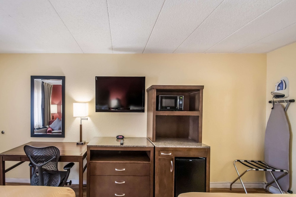 Econo Lodge Kearney - Liberty 26/31
