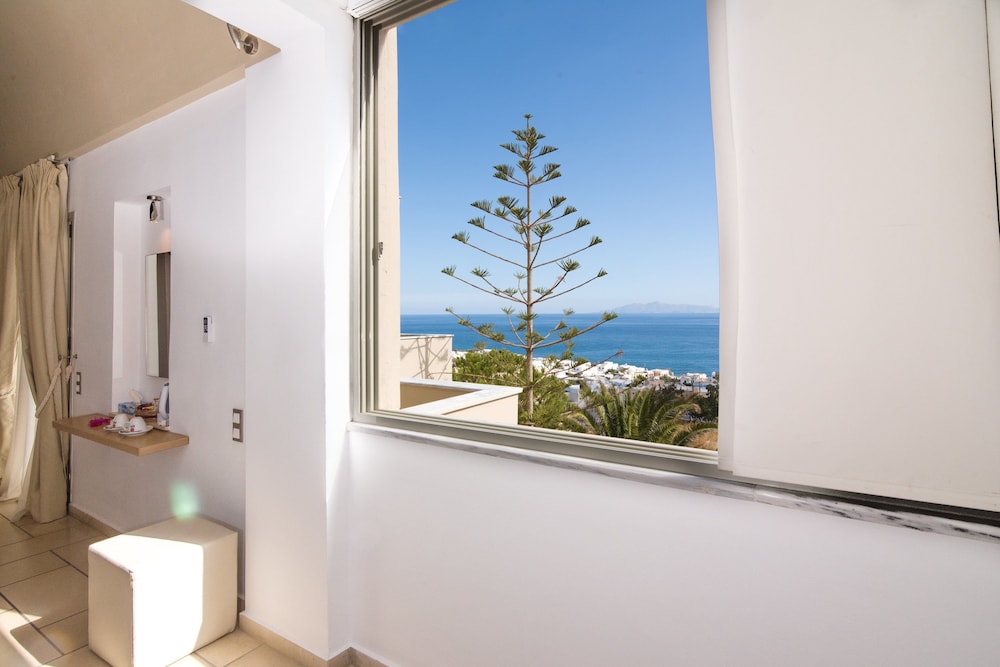 Antinea Suites and Spa 6/75