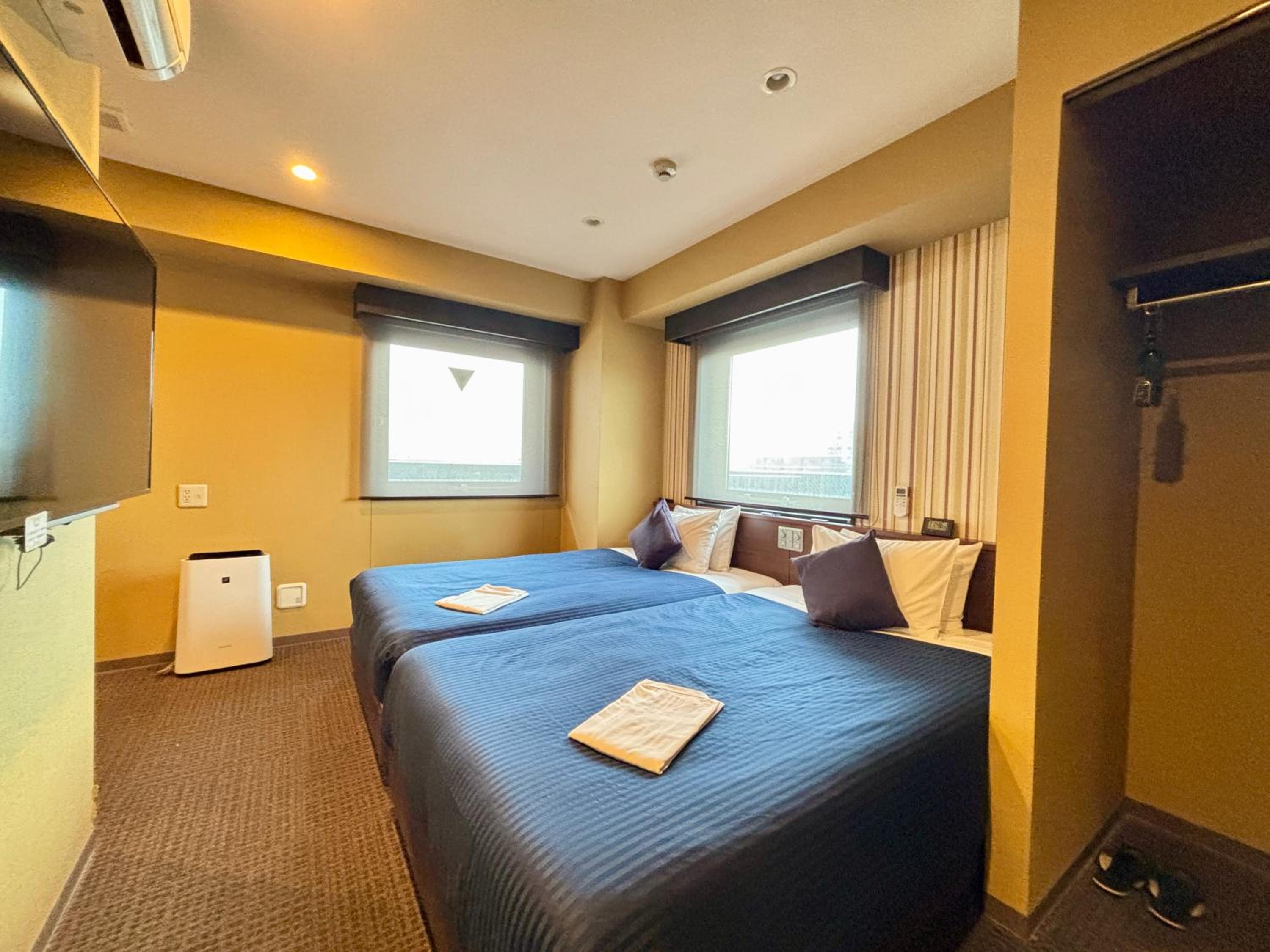 Semi Room, 2 Semi Double Beds, Smoking