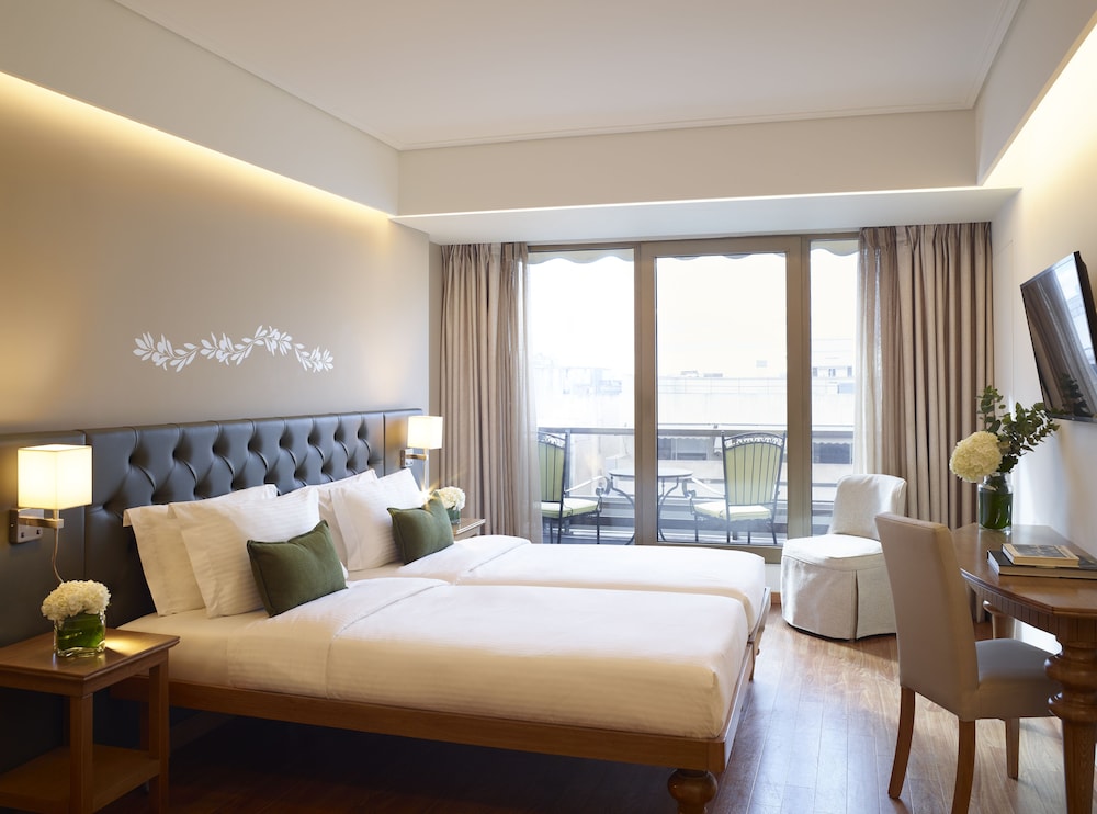 Titania Hotel 24/48