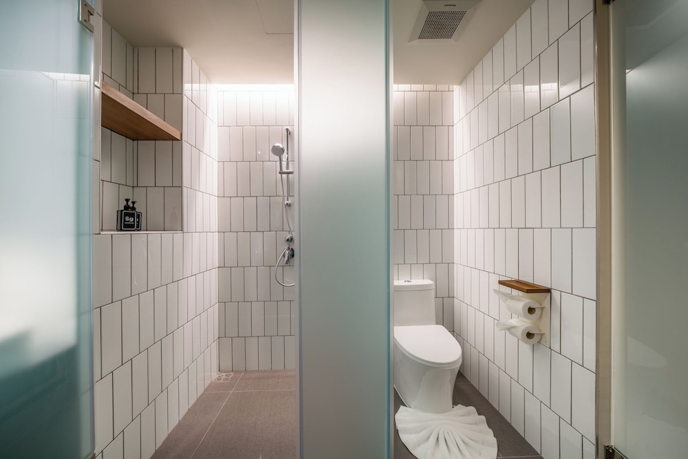 Triple Y Hotel 45/50