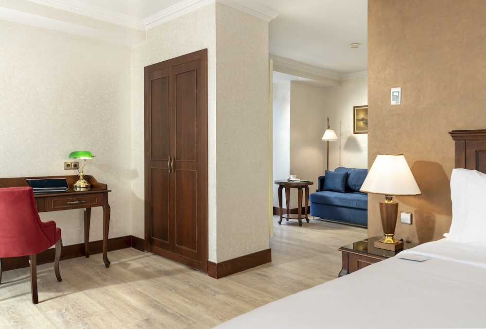 Occidental Taksim Hotel 9/72